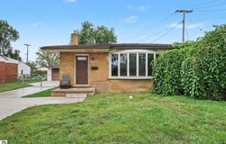 18229 Rainbow Road, Fraser, MI 48026