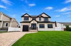 37 Beverly Drive, Albertson, NY 11507