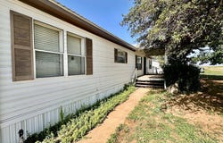 903 19th St, Seagraves, TX 79359
