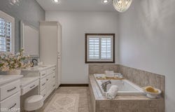 10368 S Ridge Drive, Joplin, MO 64804