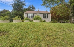 87 Potowomut Road, Warwick, RI 02818