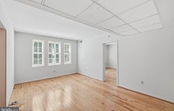 1911 KEY Boulevard, ARLINGTON, VA 22201
