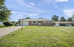 405 DANIEL Parkway, Washington, IL 61571
