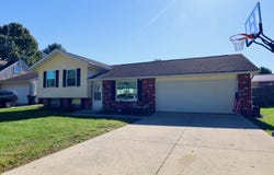 230 Williamsburg Lane, Lancaster, OH 43130