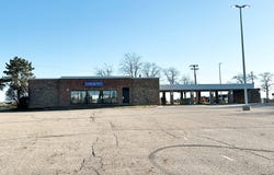 5510 W Saginaw Highway, Lansing, MI 48917