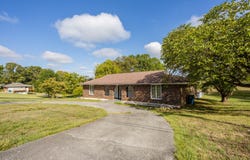 102 E Mockingbird Lane, Crane, MO 65633
