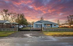 594 W Gregory Road, Central Point, OR 97502