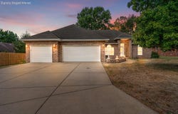 511 N Montauk Drive, Nixa, MO 65714
