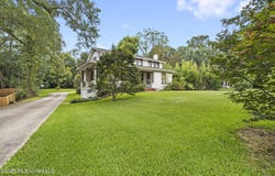 1622 N 5th Avenue, Laurel, MS 39440