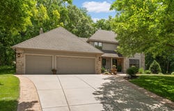 4824 Whispering Court, Eagan, MN 55122