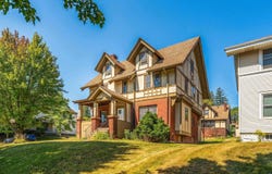 1801 E 2nd St, Duluth, MN 55812