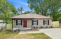 4315.5 W 18th St, Little Rock, AR 72204