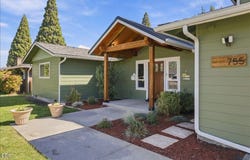 755 S 4th Street, Central Point, OR 97502