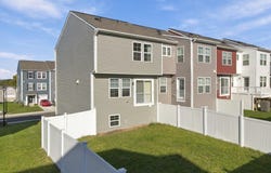 40 CLIFTON MNR, FALLING WATERS, WV 25419