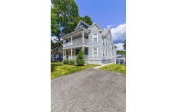 12 Richmond Ave, Worcester, MA 01602