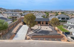1002 E Crooked Creek Dr, Washington, UT 84780