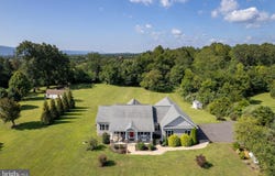 440 CHIMNEY Circle, MIDDLETOWN, VA 22645
