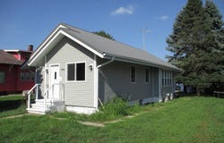 1504 Avenue H, Hawarden, IA 51023