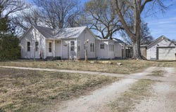 408 E Jackson St, Sterling, KS 67579
