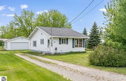 418 E Main Street, Hale, MI 48739