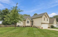 1104 Regency Drive, Kearney, MO 64060