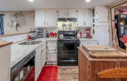 567 Clyde Downs Rd, Franklin, NC 28734