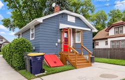 2254 S 75th St, West Allis, WI 53219