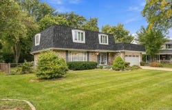 7008 Blackburn Avenue, Downers Grove, IL 60516