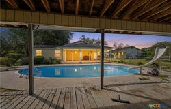 154 County Road 321, Yoakum, TX 77995