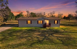 1123 Dunn Street, Yoakum, TX 77995