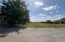 1200 Torres St, Lockhart, TX 78644