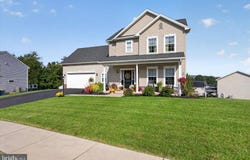10 HOLLY Lane, ETTERS, PA 17319
