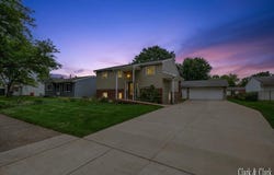 324 Elizabeth Dean Drive SE, Lowell, MI 49331