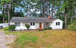 10181 PINE AVE, NASSAWADOX, VA 23413