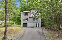 111 Grasshopper Lane, Greentown, PA 18426