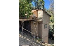 327 E Zermatt Drive, Crestline, CA 92325