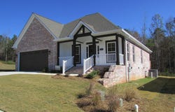 121 VILLAGE CIRCLE, ANNISTON, AL 36207