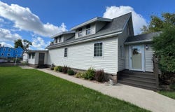 916 6th St NE, Devils Lake, ND 58301