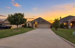 2811 S Lillis Lane, Denison, TX 75020