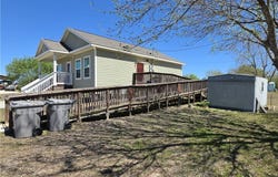 501 S 13th Street, Seadrift, TX 77983