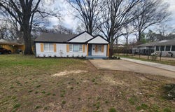 866 COLONIAL Rd, Memphis, TN 38117