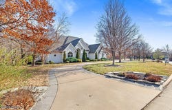 3703 Red Fox Run, Joplin, MO 64804