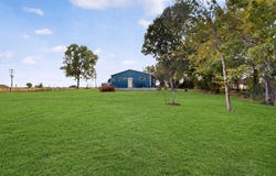 224 Old Coach Ln, Elgin, TX 78621