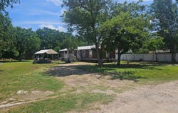 43 Skycrest Dr, Martindale, TX 78655