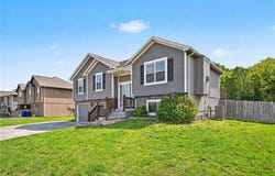 19205 Switchgrass Drive, Smithville, MO 64089