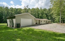 45 Butch Smith Ln., Byrdstown, TN 38549