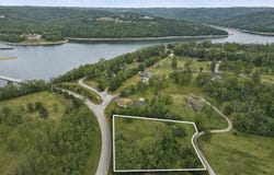 Pinto Lane, Cape Fair, MO 65624