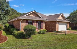 327 E Cascades Circle, Clinton, MS 39056