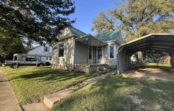 204 N 3rd Street, Farmington, IA 52626