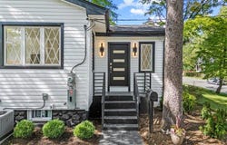 137 Myrtle Ave, Allendale Boro, NJ 07401-1516